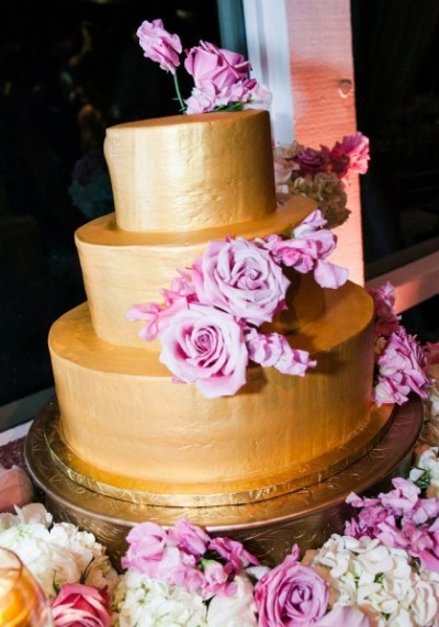 Gold Wedding Cake Photo 2